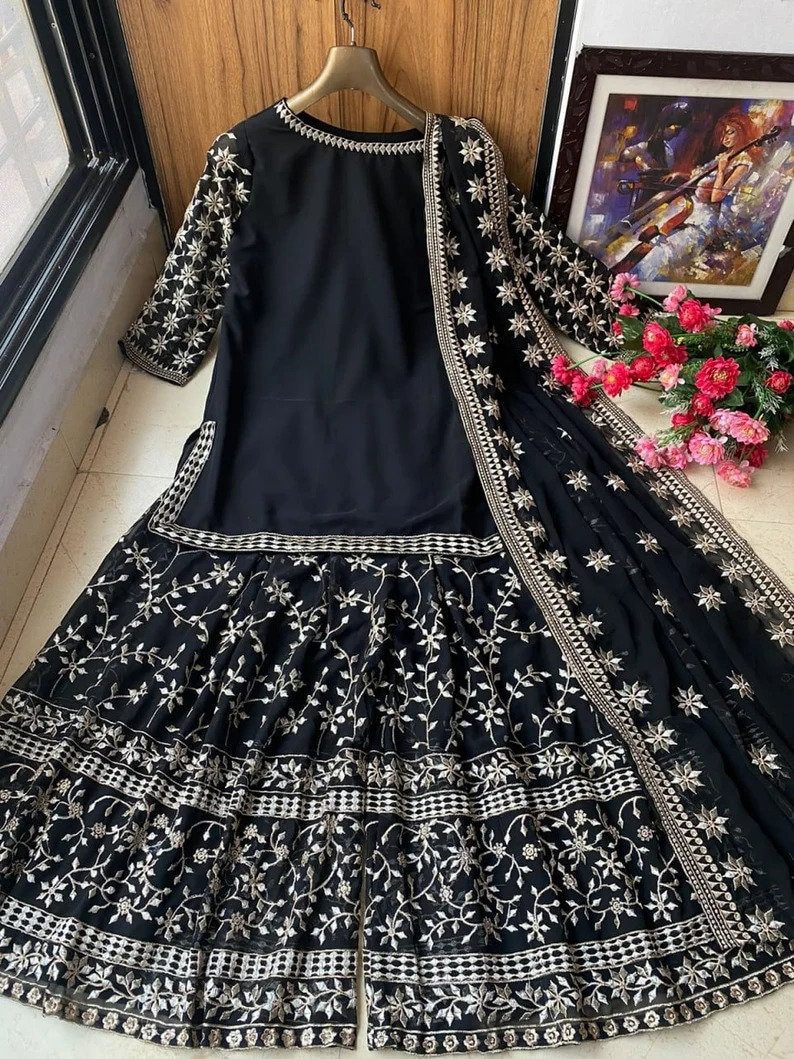 Bollywood Celebrity Inspired Yankita Kapoor Kurti Sharara with Dupatta ...